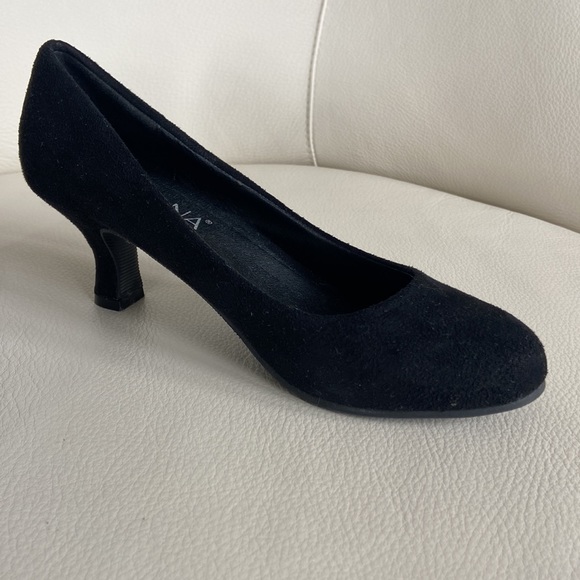 Amanda Faux suede heels - size 35 - worn once - Picture 6 of 7
